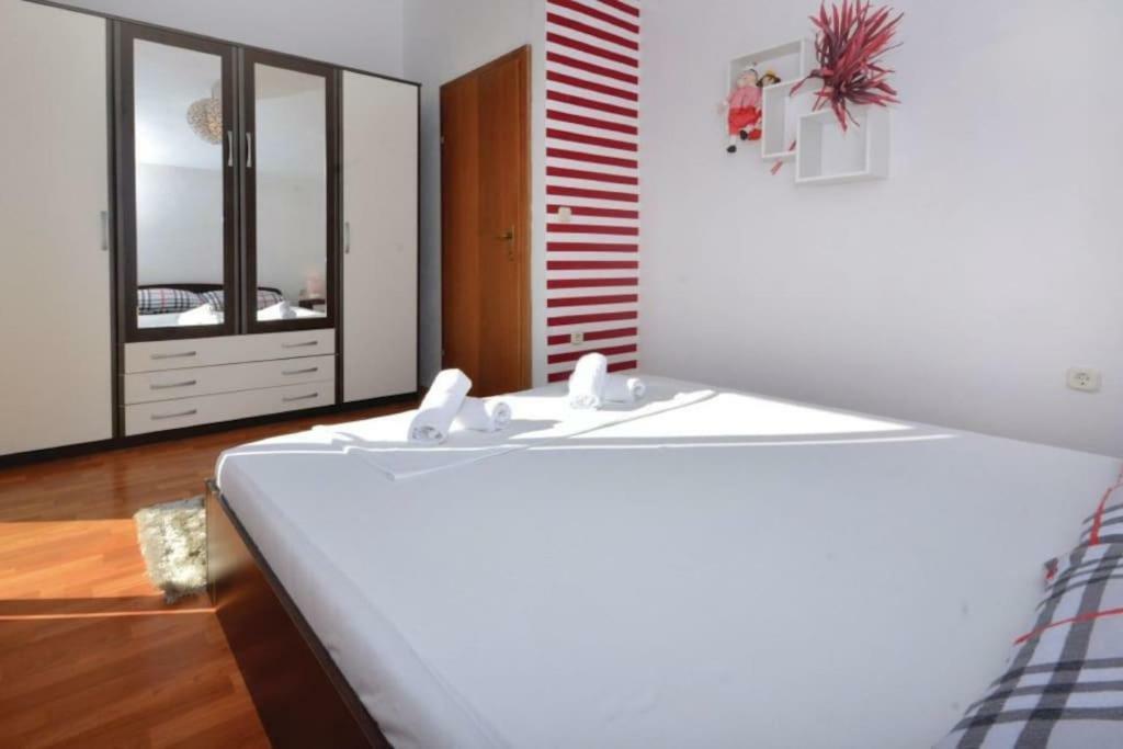 Joeduplex Seeview Podstrana Bagian luar foto